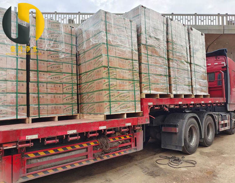 耐水性蜂窩活性炭整車發(fā)貨