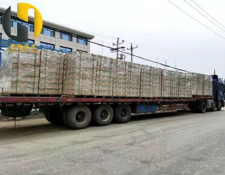 蜂窩狀活性炭整車發(fā)貨